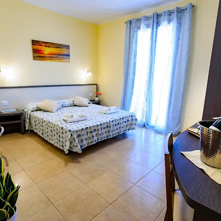 فندق مبيت وإفطار Il Santo - Restaurant & Swimming Pool أودجانو لا كييزا