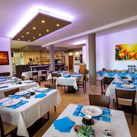 Il Santo - Restaurant & Swimming Pool فندق مبيت وإفطار *