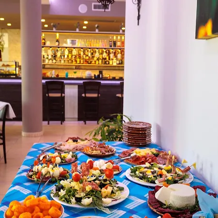 Alojamento de Acomodação e Pequeno-almoço Il Santo - Restaurant & Swimming Pool Uggiano La Chiesa