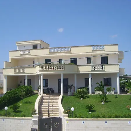 Alojamento de Acomodação e Pequeno-almoço Il Santo - Restaurant & Swimming Pool
